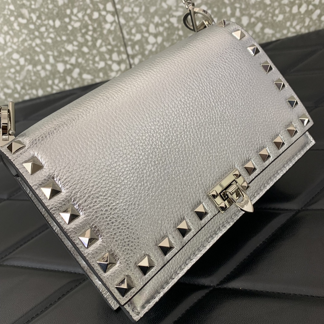 Valentino Garavani Rockstud Small Shoulder Bag in Silver Grainy Calfskin